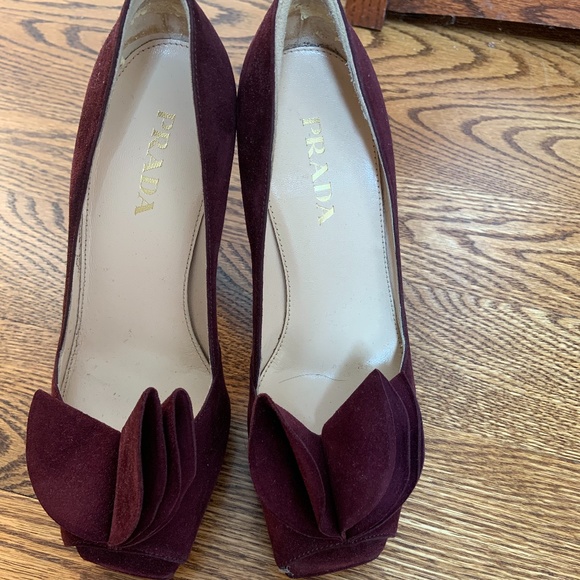 Prada Burgundy Suede pumps - never been worn - Picture 2 of 2